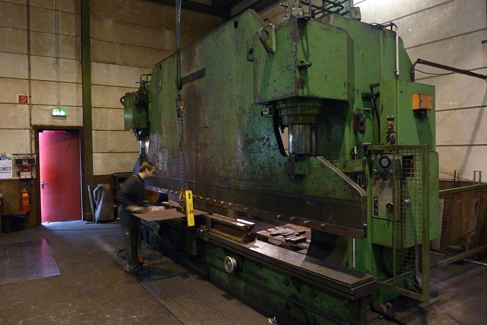 Abkanten bis 1.000 t – Scharringhausen – mit 550 t, 6.100 mm – für Bleche & Flacherzeugnisse, Behälter & Apparate