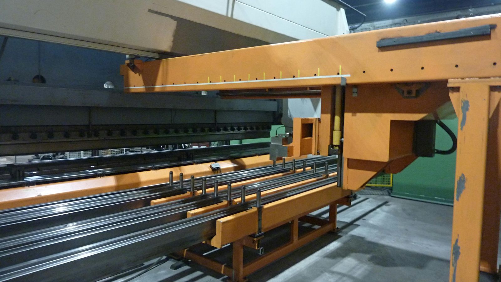 Abkanten bis 1.000 t – Weinbrenner – Abkantpresse Matrizenlager – mit 6.100 mm – für Bleche & Flacherzeugnisse, Behälter & Apparate
