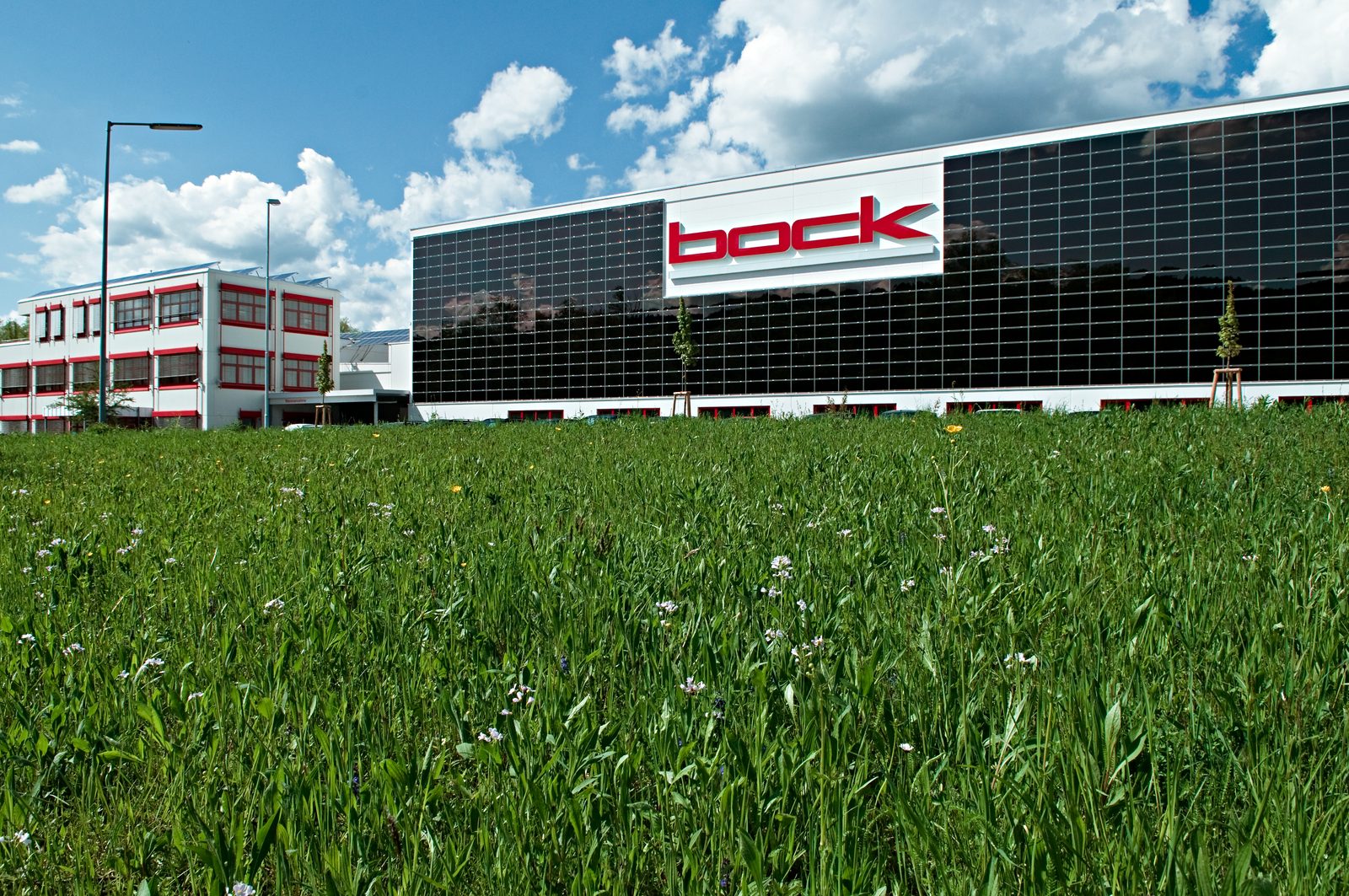 Firmengelände der Bock Maschinenbau GmbH in Lorch – Produktionshalle und Verwaltungsgebäude