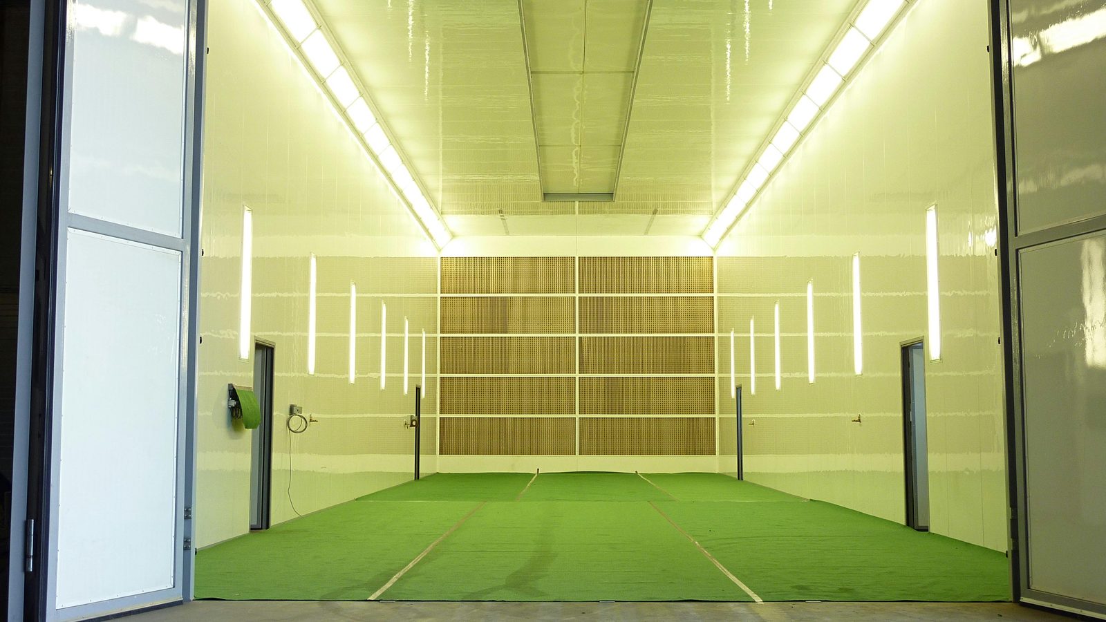 Großraum XXL-Lackierkabine 25.000 × 6.000 × 7.000 mm für Industrielackierung – Industrielackierung EN ISO 12944 Lohnfertigung Bock Maschinenbau Lorch