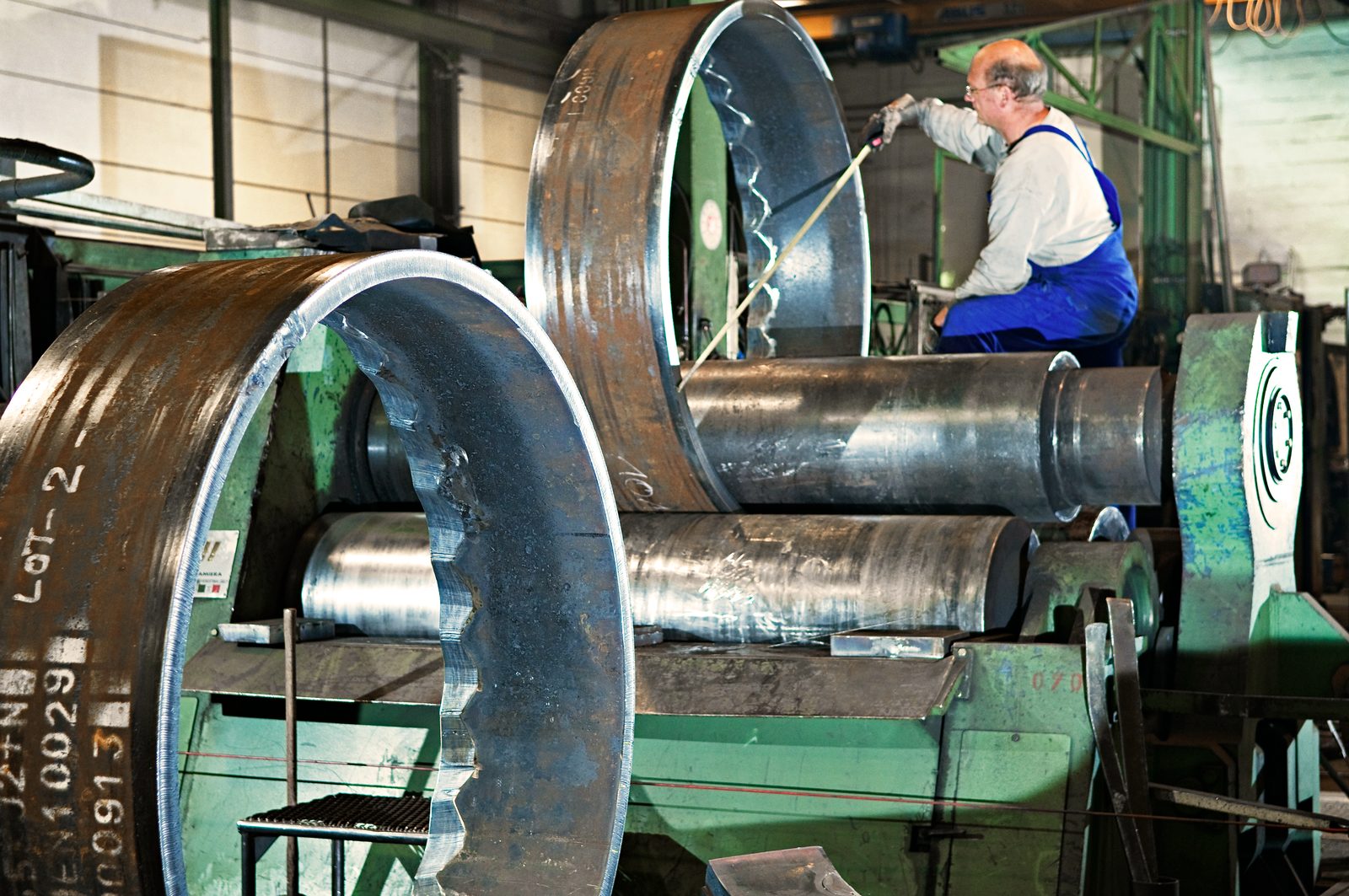Industriemechaniker bei Umformtechnik und Rundbiegen in Stahlbau und Sondermaschinenbau – Bock Maschinenbau GmbH Lorch