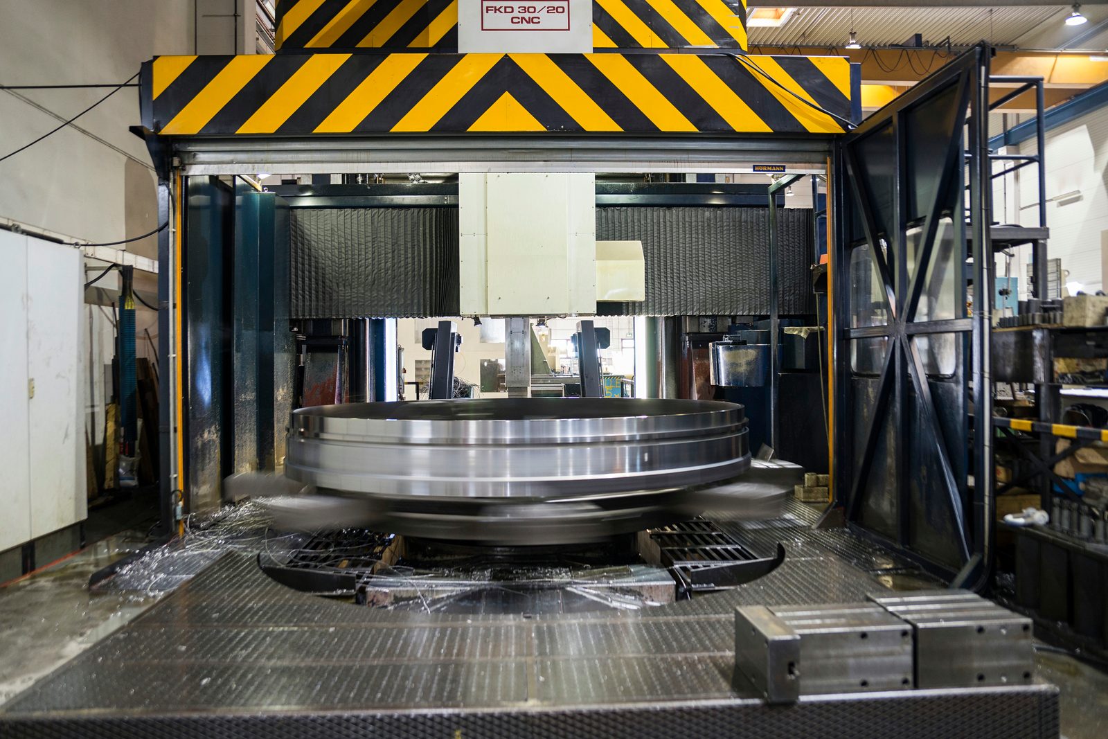 Karussell-Großteilbearbeitung, mechanische Fertigung, Komplettfertigung mit Lackierung und Montage – Schwerteile Lohnfertigung Bock Maschinenbau Lorch