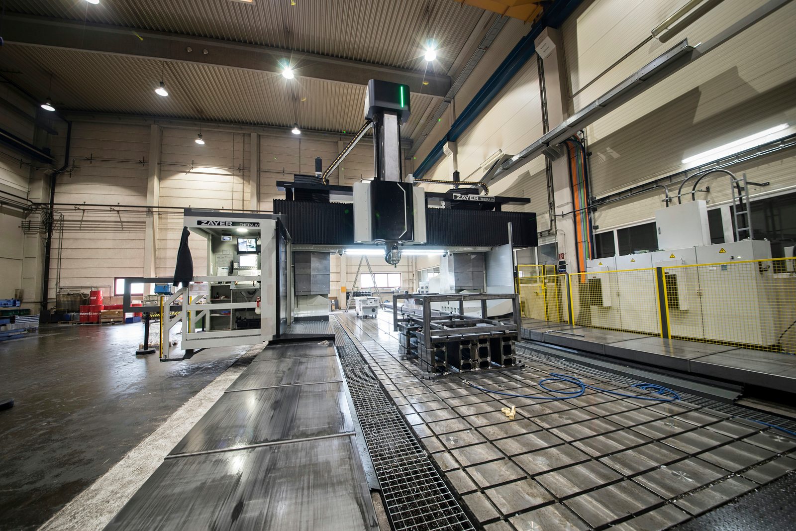 Zayer Portalfräsmaschine mit Bohrwerk für Sondermaschinenbau und mechanische Bearbeitung im Maschinenpark – CNC Bock Lorch