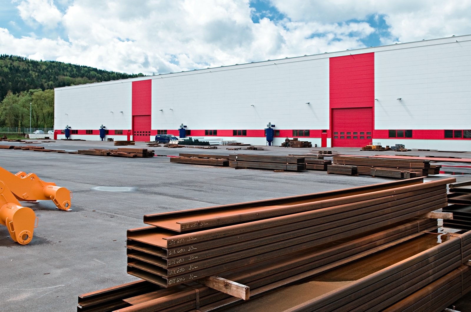 Comprehensive material stock for steel construction and metal fabrication with sheet metal for custom machinery at Bock Maschinenbau GmbH Lorch
