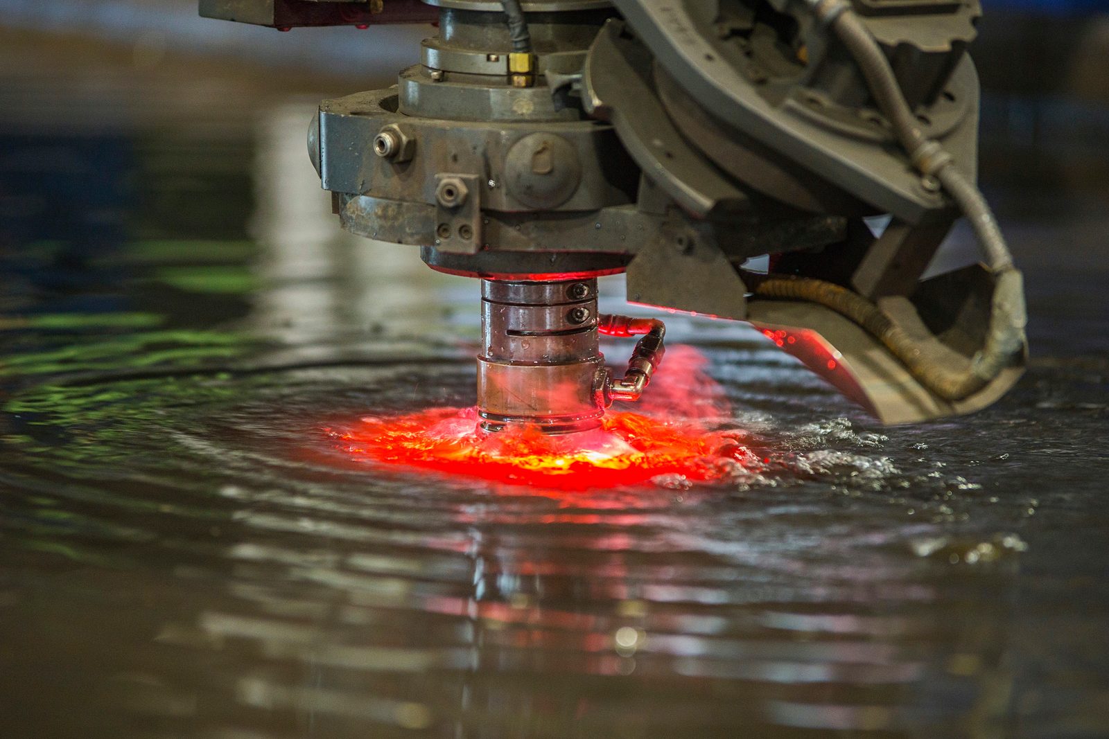Underwater plasma cutting machine for CNC sheet cutting and flame cutting at Bock Maschinenbau GmbH Lorch