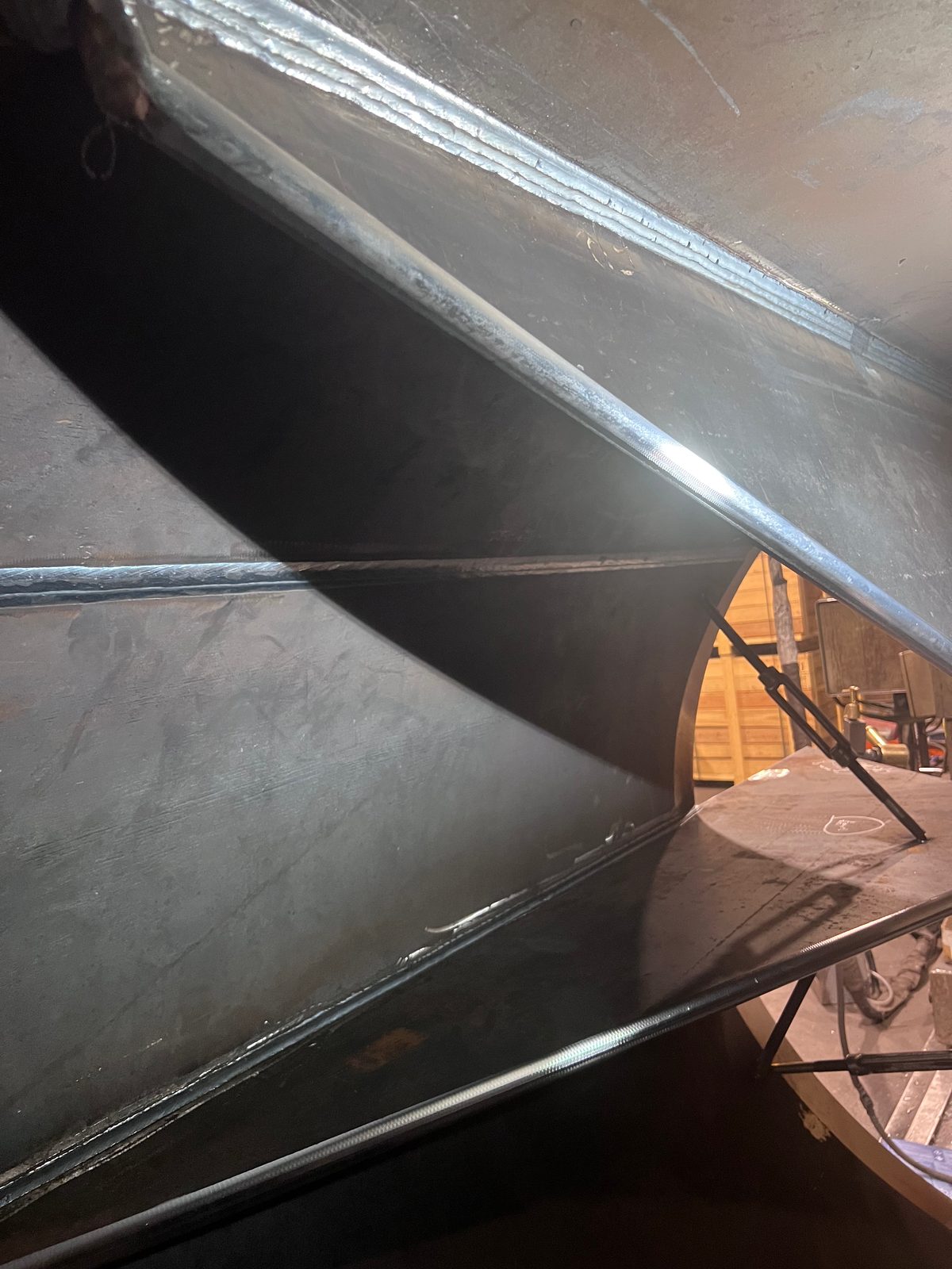 Welded assemblies to DIN EN 1090-2 EXC3 – hand-welded MAG fillet welds at the plate joints of a large assembly, Bock Maschinenbau Lorch